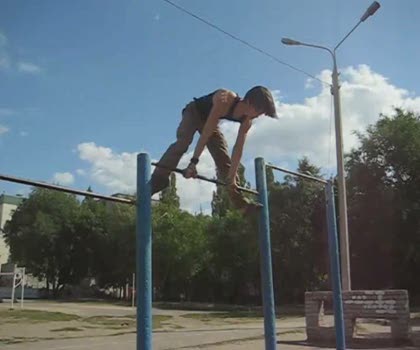 Турник: оборот «скорпион»